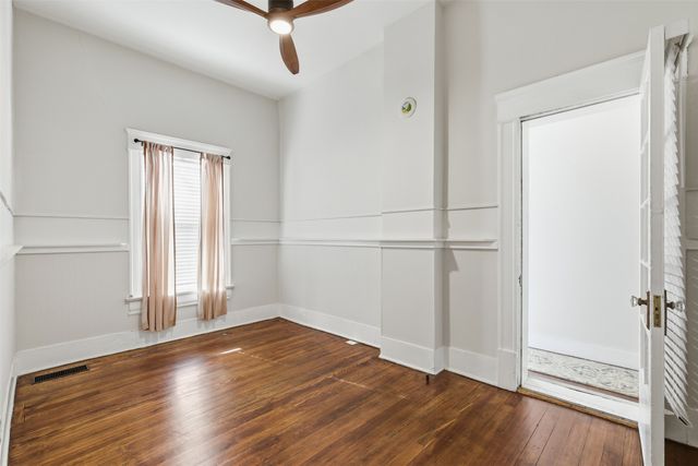 2264 Lipscomb Street, Fort Worth, TX 76110