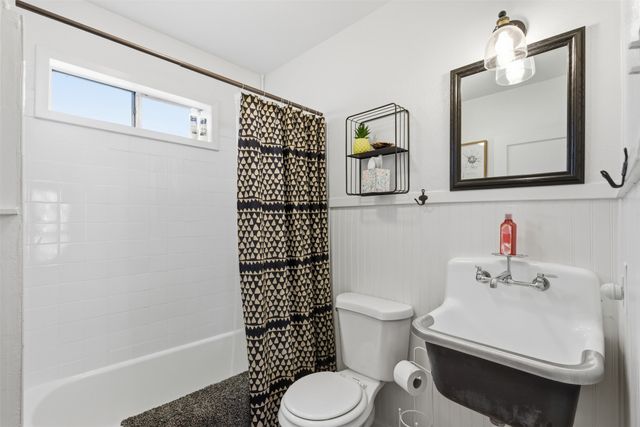 2264 Lipscomb Street, Fort Worth, TX 76110