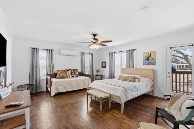 2264 Lipscomb Street, Fort Worth, TX 76110