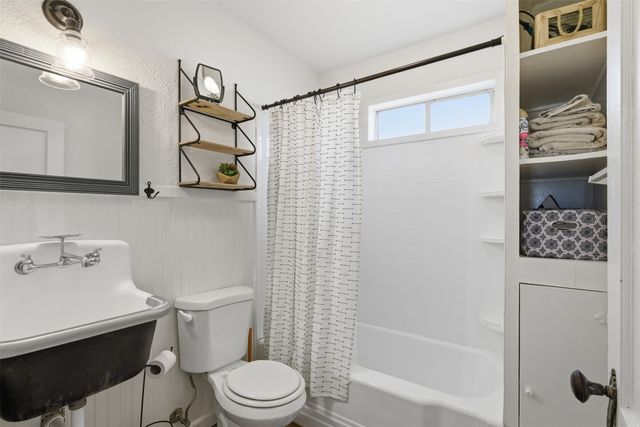 2264 Lipscomb Street, Fort Worth, TX 76110