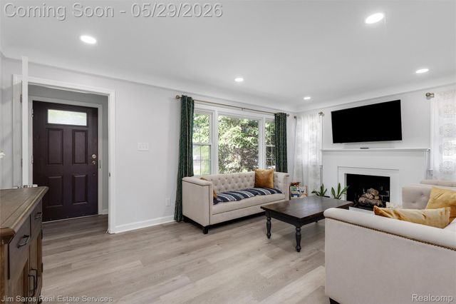 474 Madison Street, Grosse Pointe Farms, MI 48236