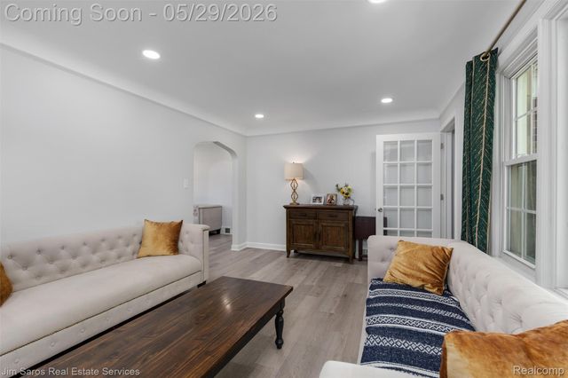 474 Madison Street, Grosse Pointe Farms, MI 48236