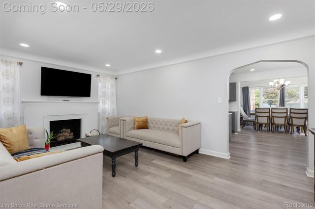 474 Madison Street, Grosse Pointe Farms, MI 48236
