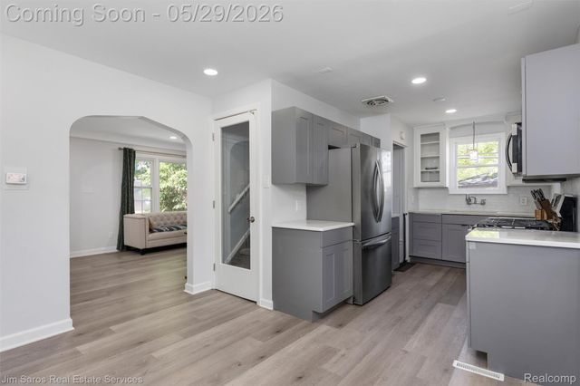 474 Madison Street, Grosse Pointe Farms, MI 48236