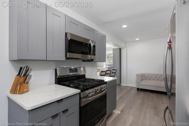474 Madison Street, Grosse Pointe Farms, MI 48236