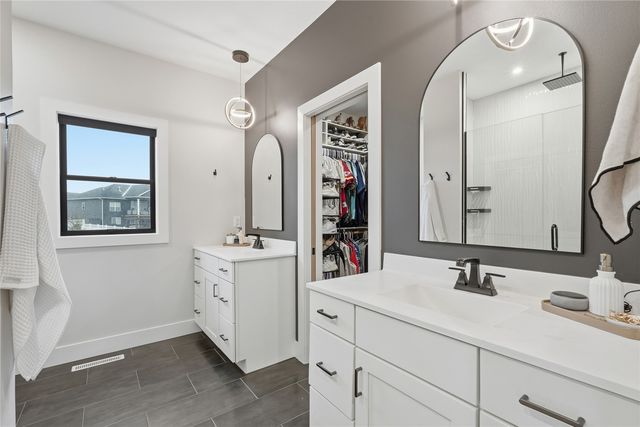 6720 Caldwell Lane NE, Cedar Rapids, IA 52411