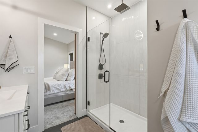 6720 Caldwell Lane NE, Cedar Rapids, IA 52411