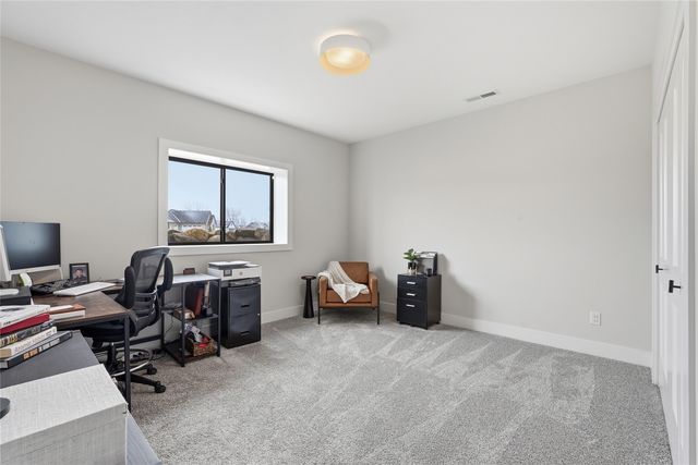 6720 Caldwell Lane NE, Cedar Rapids, IA 52411