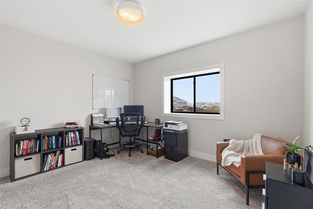 6720 Caldwell Lane NE, Cedar Rapids, IA 52411