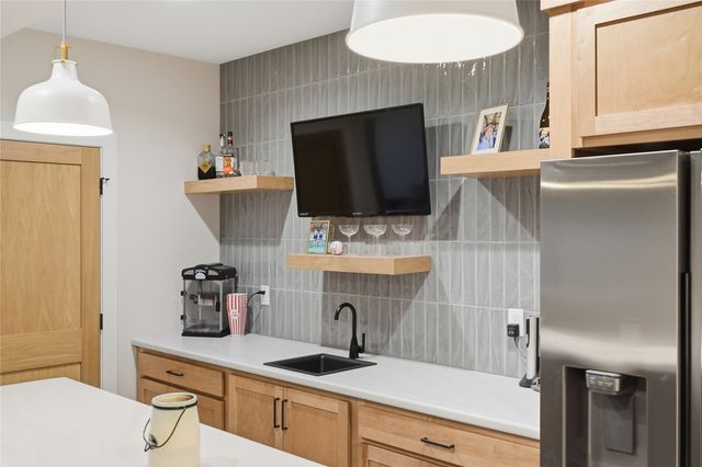 6720 Caldwell Lane NE, Cedar Rapids, IA 52411