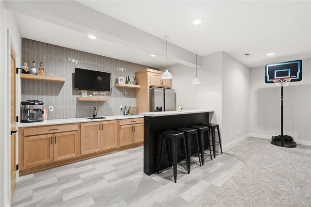 6720 Caldwell Lane NE, Cedar Rapids, IA 52411