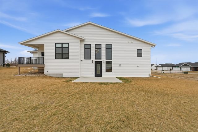 6720 Caldwell Lane NE, Cedar Rapids, IA 52411