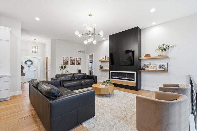 6720 Caldwell Lane NE, Cedar Rapids, IA 52411