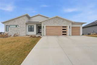 6720 Caldwell Lane NE, Cedar Rapids, IA 52411