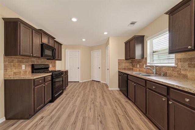 1308 Winding Willow Drive, Pinehurst, TX 77362