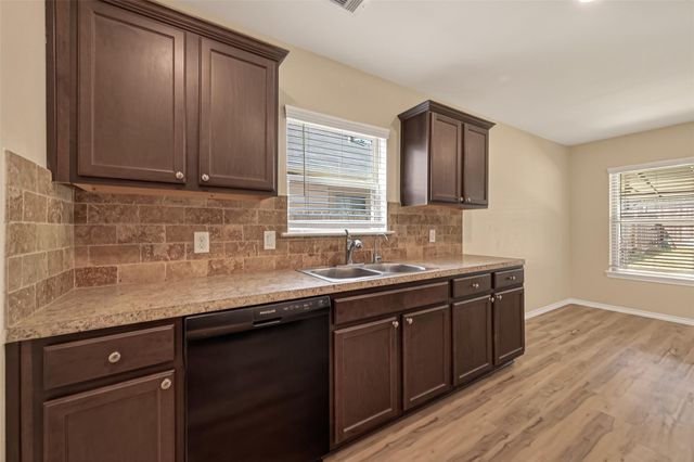 1308 Winding Willow Drive, Pinehurst, TX 77362