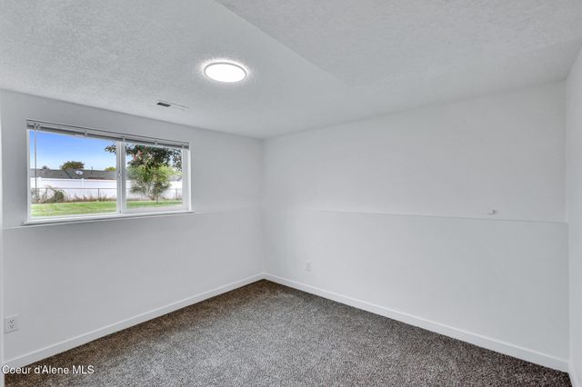 19115 E Nixon Ave, Spokane Valley, WA 99016