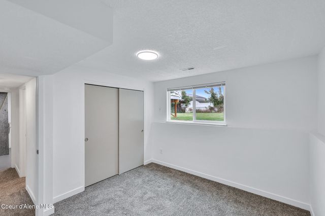 19115 E Nixon Ave, Spokane Valley, WA 99016