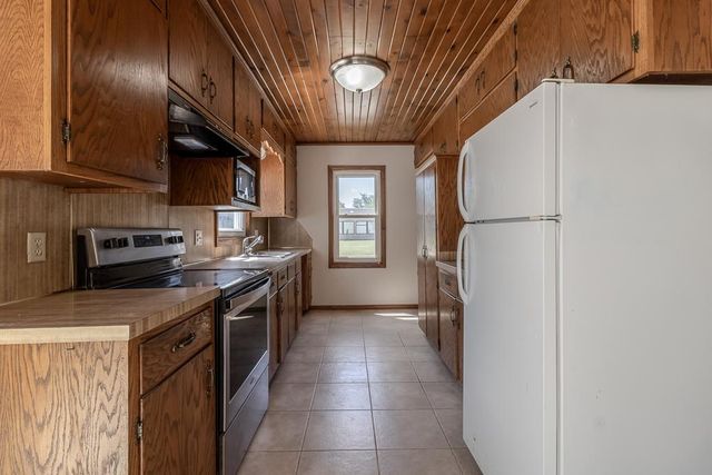 802 Center Street, North Mankato, MN 56003