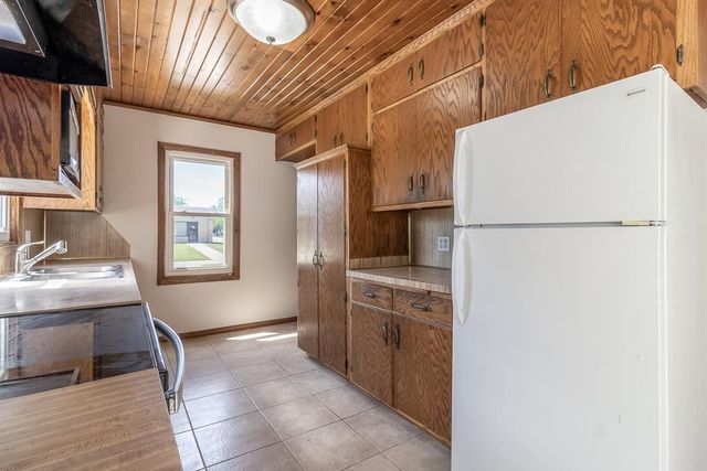 802 Center Street, North Mankato, MN 56003