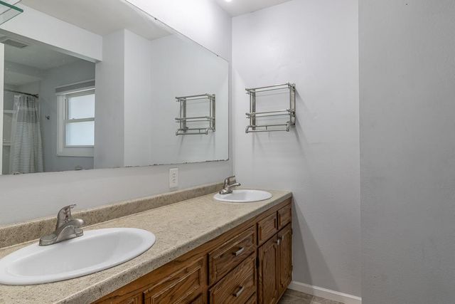 802 Center Street, North Mankato, MN 56003