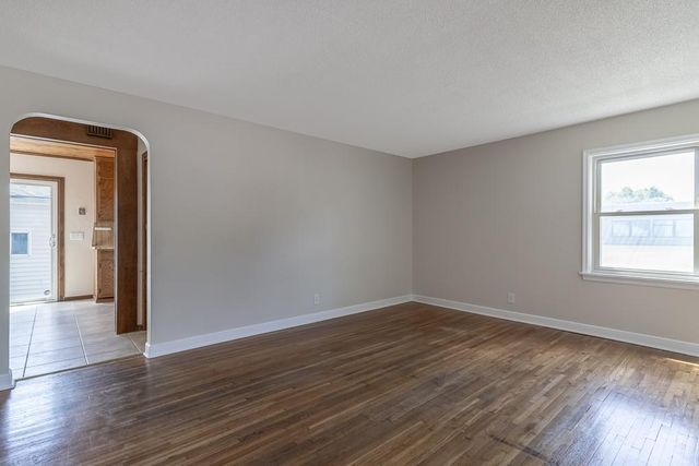 802 Center Street, North Mankato, MN 56003