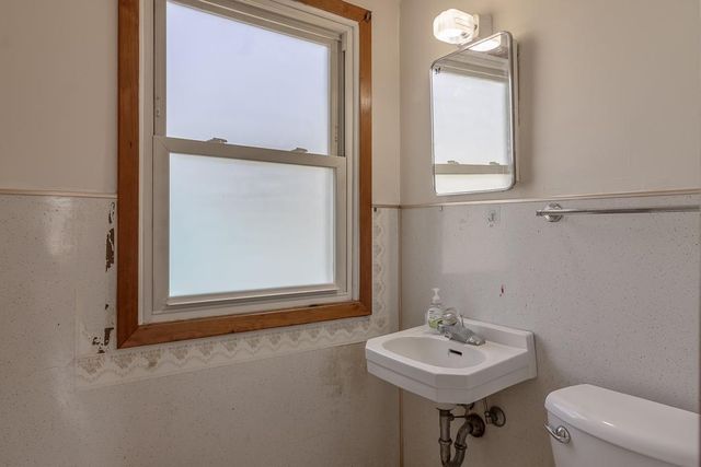 802 Center Street, North Mankato, MN 56003