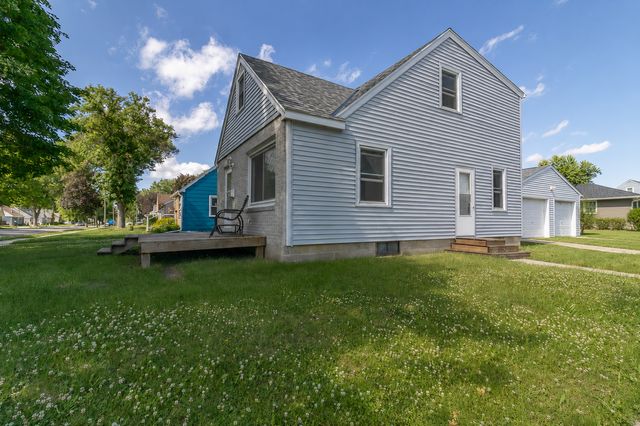 802 Center Street, North Mankato, MN 56003