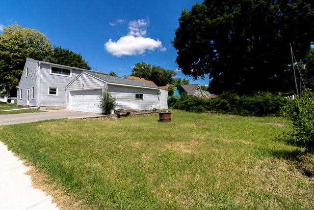 802 Center Street, North Mankato, MN 56003