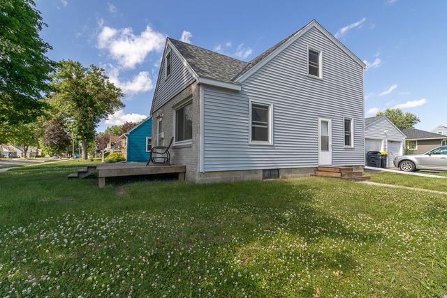 802 Center Street, North Mankato, MN 56003