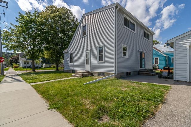 802 Center Street, North Mankato, MN 56003