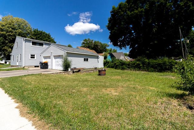 802 Center Street, North Mankato, MN 56003