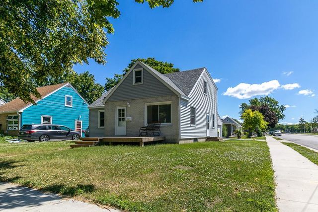 802 Center Street, North Mankato, MN 56003