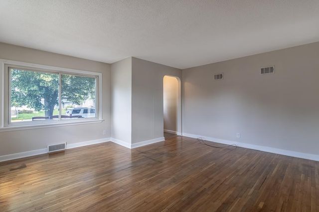 802 Center Street, North Mankato, MN 56003