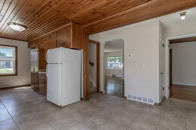 802 Center Street, North Mankato, MN 56003