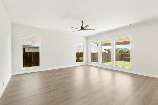 402 Laurel Lane, Glenn Heights, TX 75154