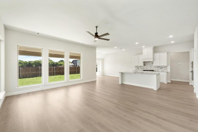 402 Laurel Lane, Glenn Heights, TX 75154