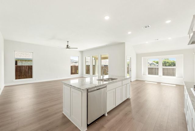 402 Laurel Lane, Glenn Heights, TX 75154