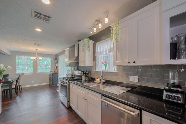 5514 Avenue M, Santa Fe, TX 77510