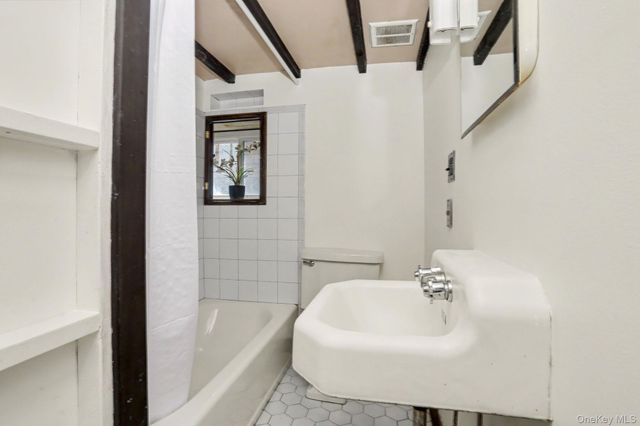 33 Cedar Lane, Ossining, NY 10562