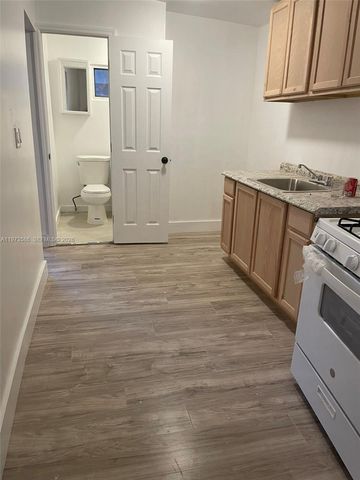 746 NE 80th St E2, Miami, FL 33138