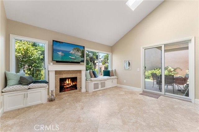 1106 Ridgecrest, Costa Mesa, CA 92627