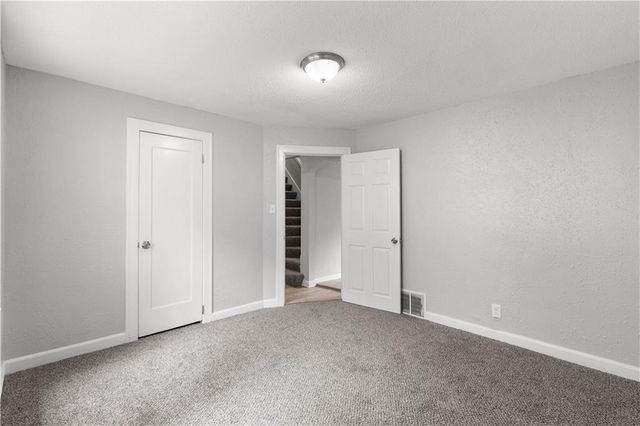 9617 E Independence Avenue, Independence, MO 64053