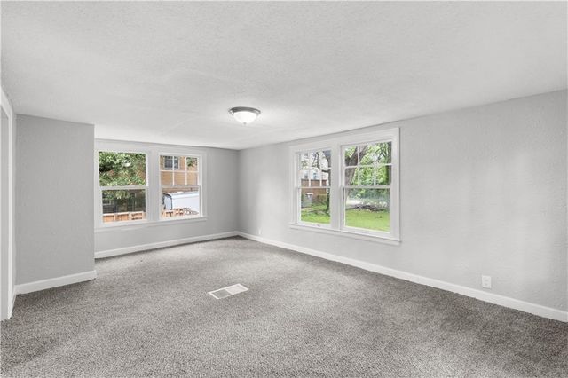 9617 E Independence Avenue, Independence, MO 64053