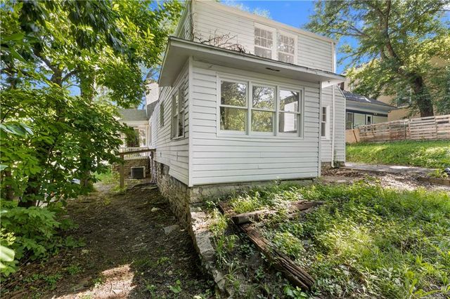 9617 E Independence Avenue, Independence, MO 64053