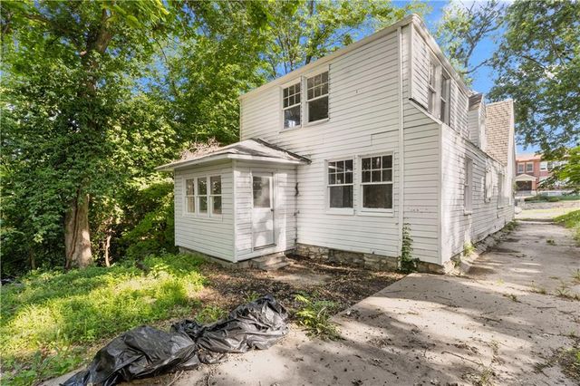 9617 E Independence Avenue, Independence, MO 64053