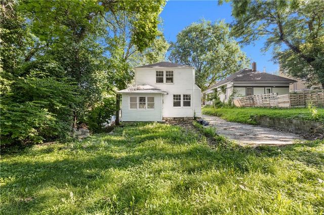 9617 E Independence Avenue, Independence, MO 64053