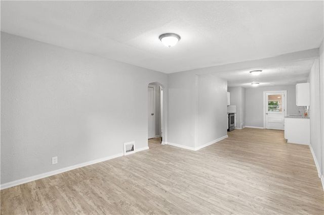 9617 E Independence Avenue, Independence, MO 64053