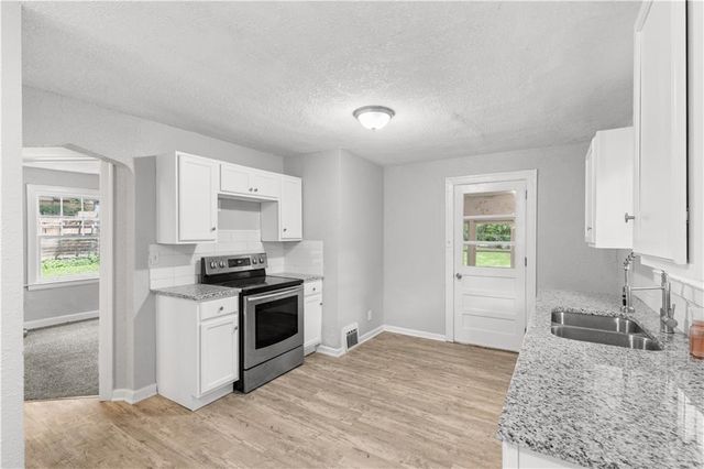 9617 E Independence Avenue, Independence, MO 64053