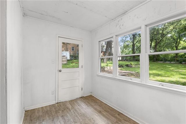 9617 E Independence Avenue, Independence, MO 64053